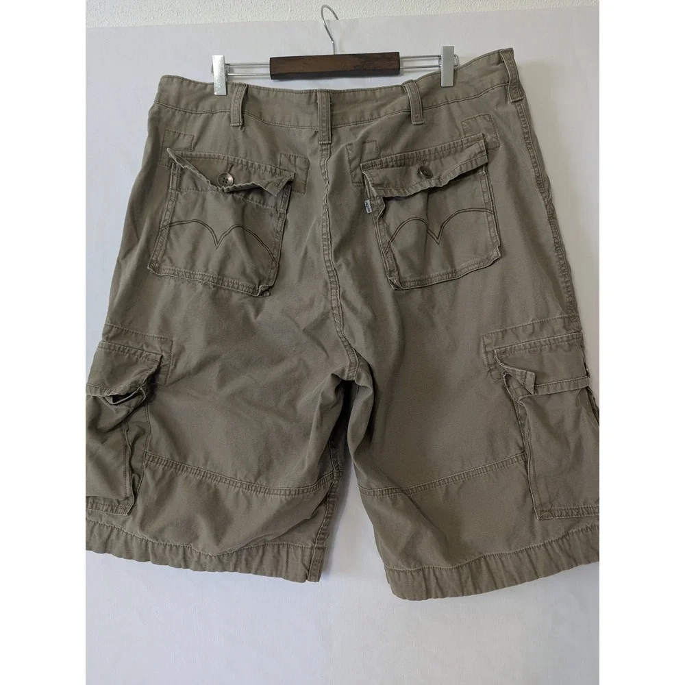 Levis Y2K Tan Cotton Cargo Shorts Bull Horn Button‎ Size 40 Relaxed Fit Utility